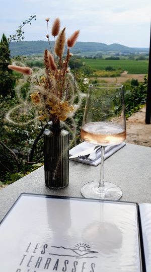 FLASH - Bonne table sans chichi : "Les Terrasses d’Ansouis" échappée gourmande avec vue panoramique