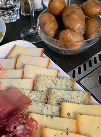 Paris 8ème, 4ème et 9ème - Les Fondues de la Raclette : l'esprit montagnard s’invite à Paris.